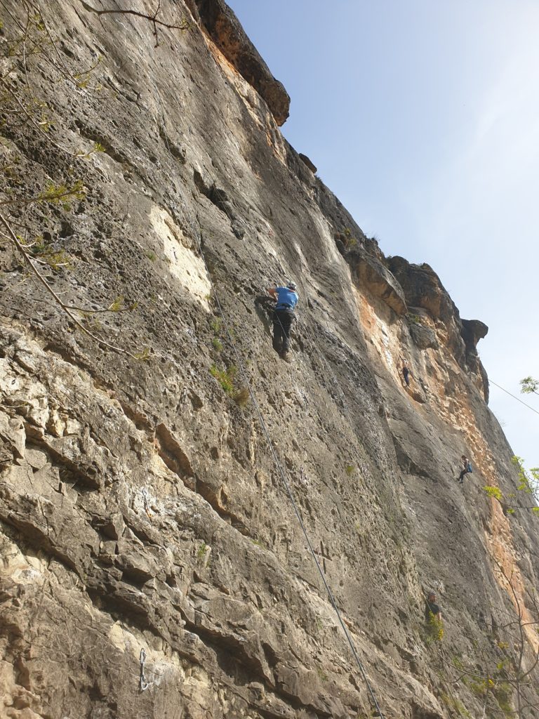 Escalando alto